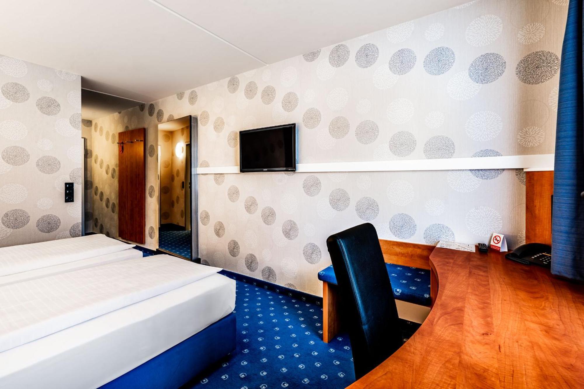 Bonjour Tagungshotel Stuttgart-Gerlingen Esterno foto