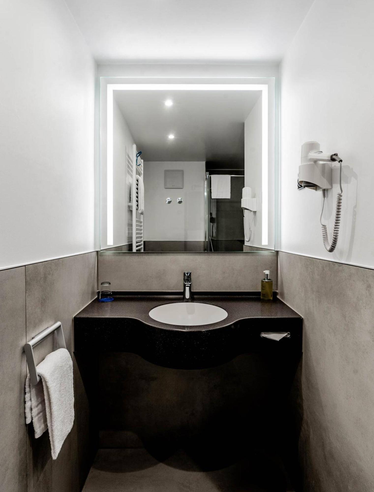 Bonjour Tagungshotel Stuttgart-Gerlingen Esterno foto