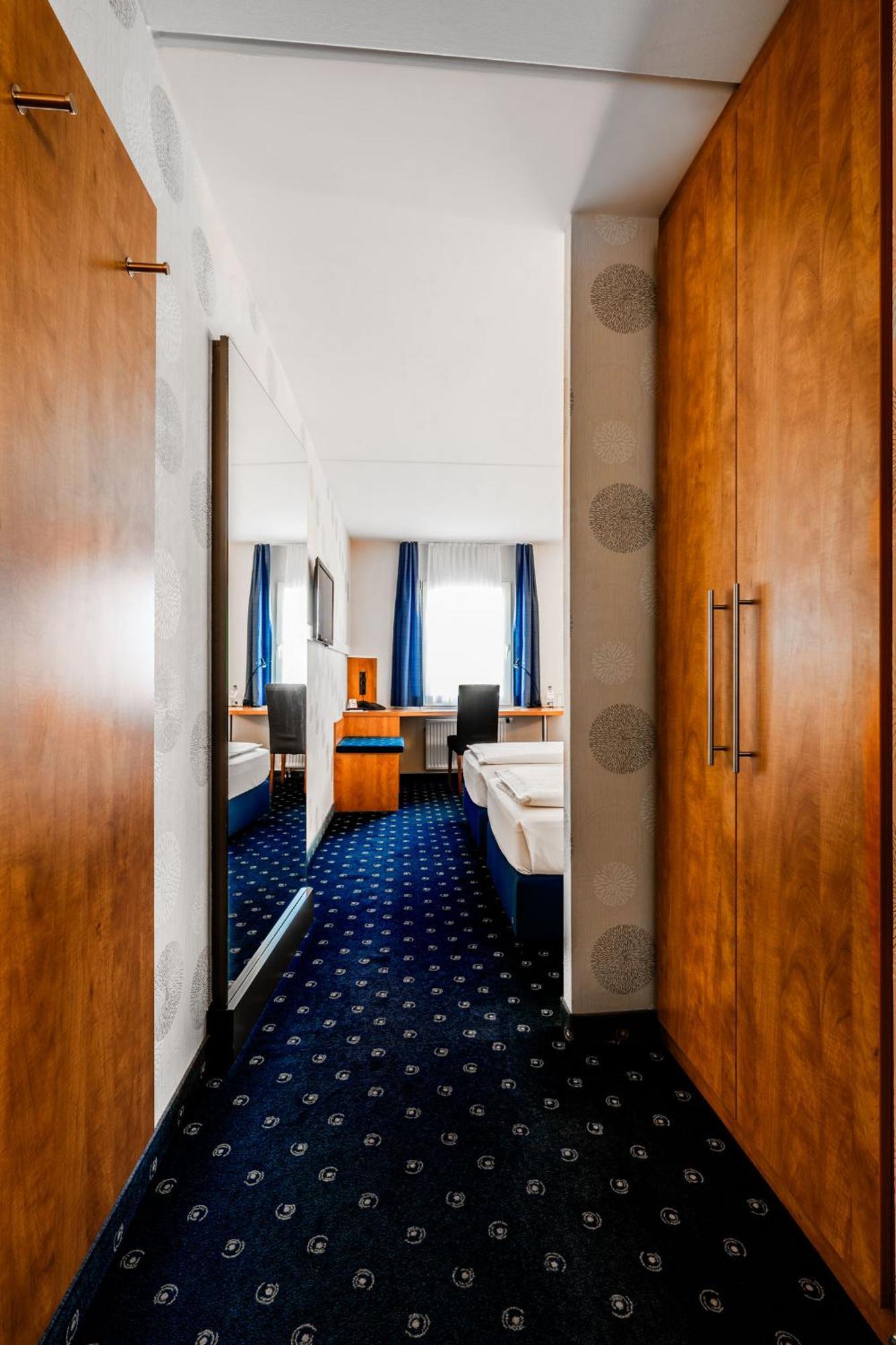 Bonjour Tagungshotel Stuttgart-Gerlingen Esterno foto