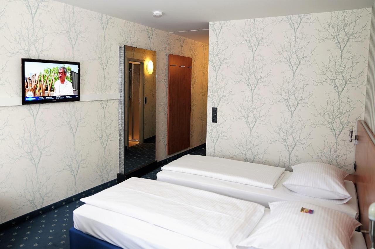 Bonjour Tagungshotel Stuttgart-Gerlingen Esterno foto